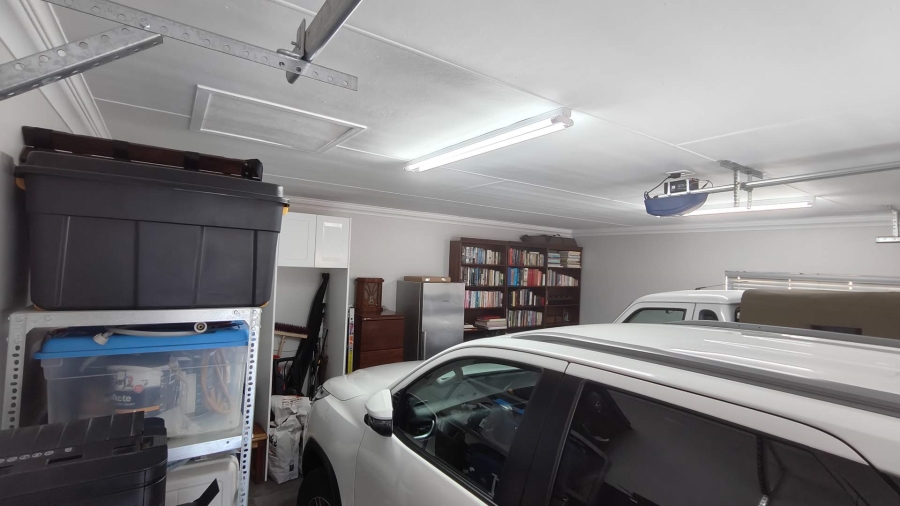 3 Bedroom Property for Sale in Blue Ridge Western Cape